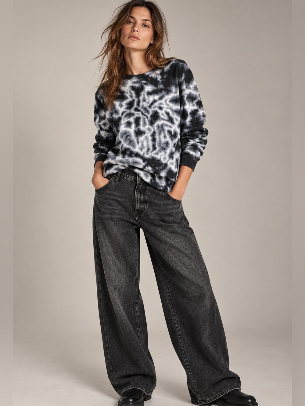 MONROW Crystal Tie Dye Boyfriend Sweatshirt Black White Grey Medium